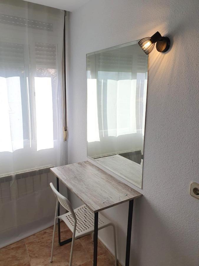 אלקובנדס Hostal Fronton מראה חיצוני תמונה