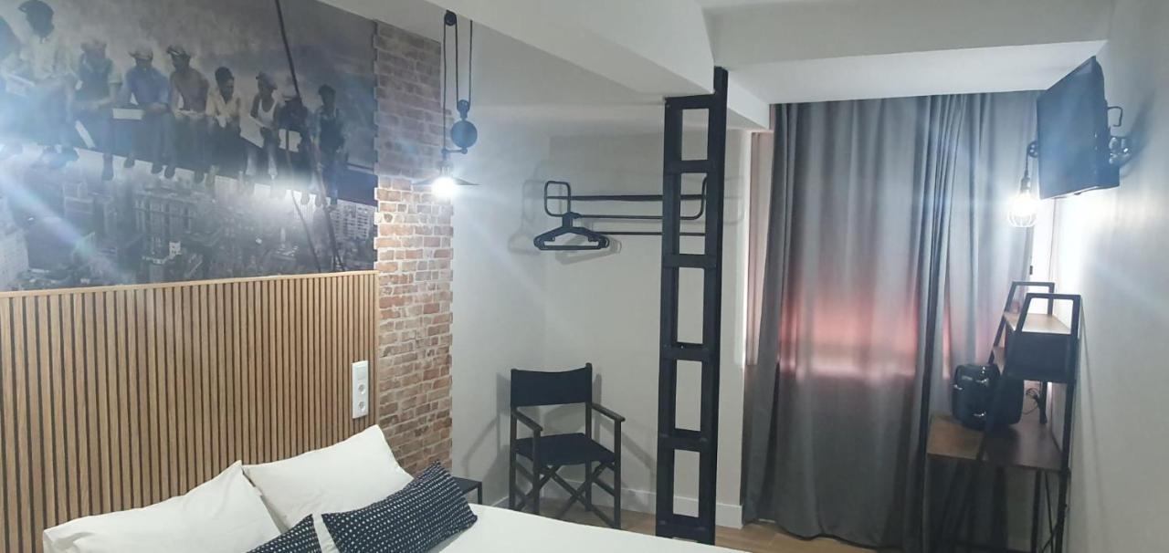 אלקובנדס Hostal Fronton מראה חיצוני תמונה