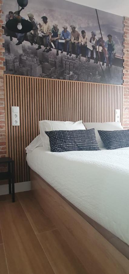 אלקובנדס Hostal Fronton מראה חיצוני תמונה
