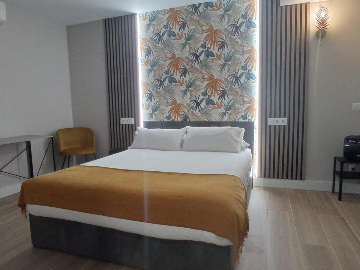 אלקובנדס Hostal Fronton מראה חיצוני תמונה